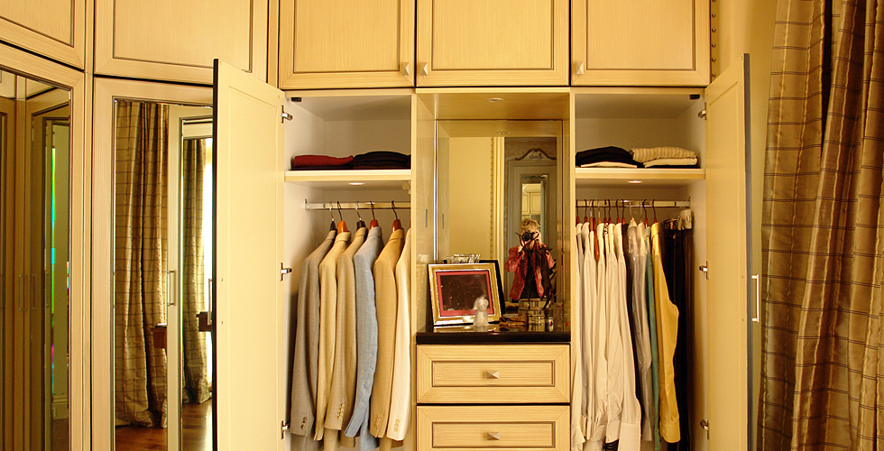 Custon built-in Wardrobe system with mirror doors